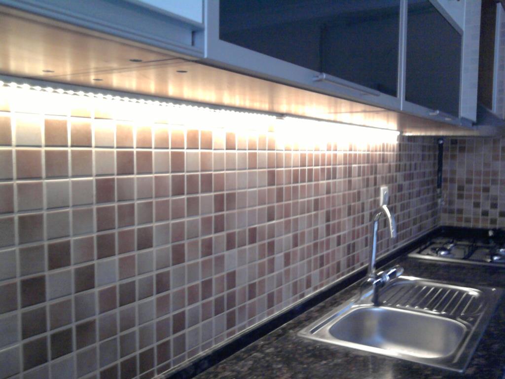 Raf Ve Dolap Altı Led Aydınlatma Montajımız